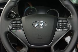 2016款现代索纳塔九 2.0L hybrid HL豪华型