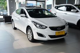 2016款现代朗动1.6L手动尊贵型