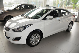 2016款现代朗动1.6L手动尊贵型