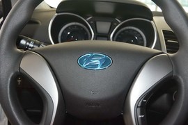 2016款现代朗动1.6L手动尊贵型