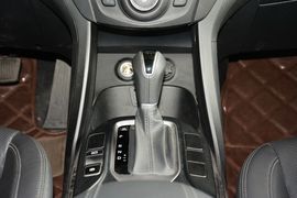 2015款现代全新胜达2.0T自动两驱智能型 5座