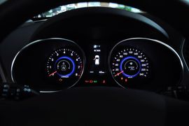 2015款现代全新胜达2.0T自动两驱智能型 5座