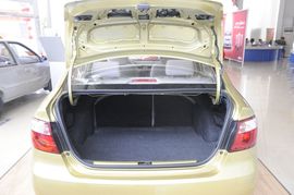 2009款夏利N5 1.3L豪华型实拍