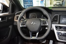 2015款现代索纳塔九1.6T GLX领先型