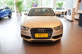 2016款奥迪A4L 35TFSI典藏版 S line豪华型
