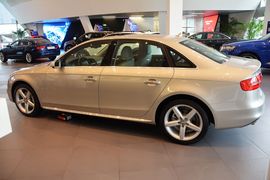 2016款奥迪A4L 35TFSI典藏版 S line豪华型