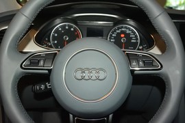 2016款奥迪A4L 35TFSI典藏版 S line豪华型
