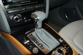 2016款奥迪A4L 35TFSI典藏版 S line豪华型