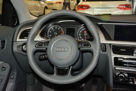 2016款奥迪A4L 35TFSI典藏版 S line豪华型