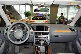 2016款奥迪A4L 35TFSI典藏版 S line豪华型