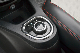 2016款吉利熊猫 1.0L AMT酷趣版 带选装PAD