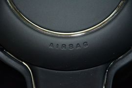 2015款捷豹XJL 3.0 SC 四驱全景商务版