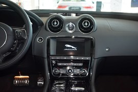 2015款捷豹XJL 3.0 SC 四驱全景商务版