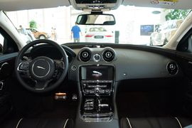 2015款捷豹XJL 3.0 SC 四驱全景商务版