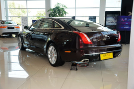 2015款捷豹XJL 3.0 SC 四驱全景商务版