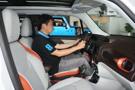 2016款Jeep自由侠 1.4T自动智能版