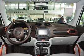 2016款Jeep自由侠 1.4T自动智能版
