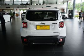 2016款Jeep自由侠 1.4T自动智能版