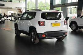 2016款Jeep自由侠 1.4T自动智能版
