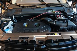2016款路虎揽胜极光2.0T SE PLUS智享版