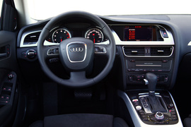 2010款奥迪A4L 2.0TFSI 运动版试驾实拍