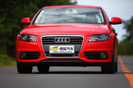 2010款奥迪A4L 2.0TFSI 运动版试驾实拍