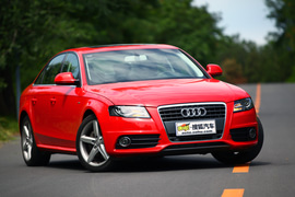 2010款奥迪A4L 2.0TFSI 运动版试驾实拍