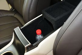 2016款林肯MKC 2.0T两驱尊雅版