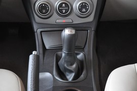 2011款奔腾B50 1.6L 手动尊贵型