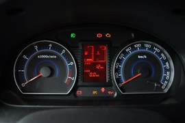 2011款奔腾B50 1.6L 手动尊贵型