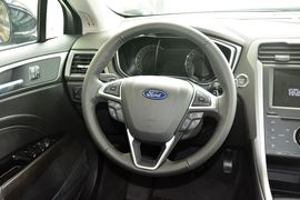 2013款福特蒙迪欧2.0L GTDi240豪华运动型