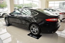 2013款福特蒙迪欧2.0L GTDi240豪华运动型