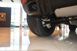 2016款路虎揽胜极光 2.0T倾橙限量版