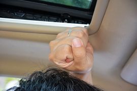 前排头部空间