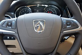 2016款宝骏730 1.5T手动豪华型 7座