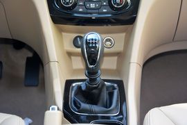 2016款宝骏730 1.5T手动豪华型 7座