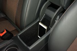 2016款奥迪Q3 35TFSI时尚型