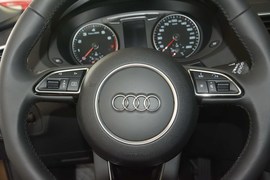 2016款奥迪Q3 35TFSI时尚型