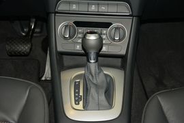 2016款奥迪Q3 35TFSI时尚型