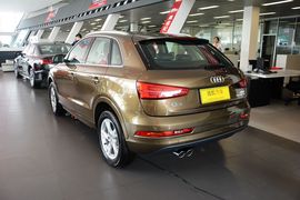 2016款奥迪Q3 35TFSI时尚型