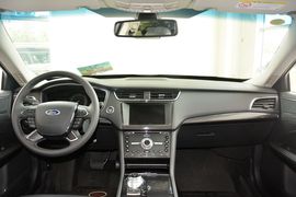 2015款福特金牛座2.0L GTDi豪华型