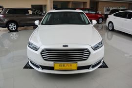 2015款福特金牛座2.0L GTDi豪华型