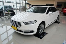 2015款福特金牛座2.0L GTDi豪华型