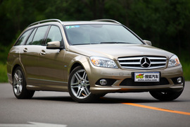 2010款奔驰C200旅行车试驾