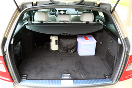 2010款奔驰C级旅行车试驾