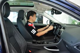 2016款捷豹F-PACE 2.0T R-SPORT运动版