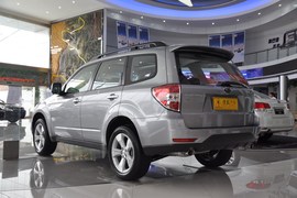 2008款斯巴鲁森林人2.5XT豪华导航型