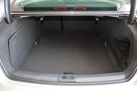 2016款奥迪A4L 35TFSI典藏版 S line舒适型