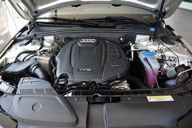 2016款奥迪A4L 35TFSI典藏版 S line舒适型