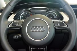 2016款奥迪A4L 35TFSI典藏版 S line舒适型